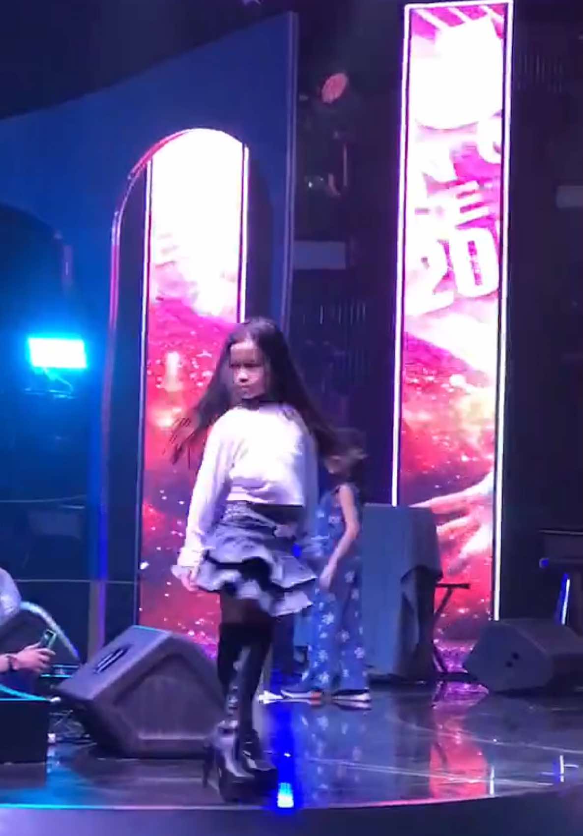 Blocking  TJ dance studio #tjdancestudio #เดินแบบ #เด็กน่ารัก #ชุดยีนส์ #แฟชั่น #ขนมปังปริยากร #น้องขนมปังปัง #น้องขนมปังปัง #kanompungpung #ขนมปังมินิพราวศรีสะเกษ #thailand 