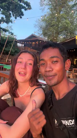 She don’t speak English but we’re vibing #fyp 