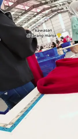 kawasan perantang petenteng🤣🤣 #fypシ゚ #viraltiktok #kulipabrik #ptvictoriabeautyindustrial 
