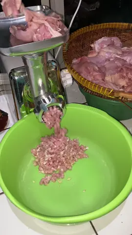 Selalu pake alat andalan aku, mesin penggiling daging🥰🤩#semuabisaaffiliate #satukontensetiaphari #dimsum #fyppppppppppppppppppppppp #fyp #fypage #willmanmg30 