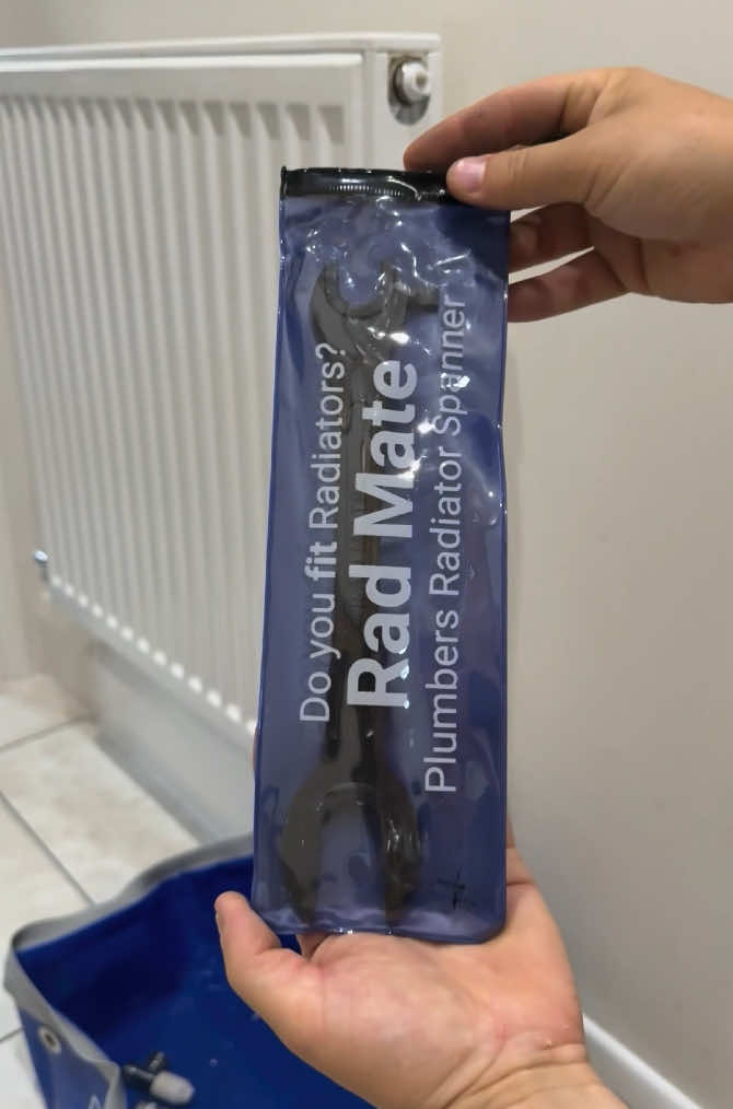 New tool to show off when working on radiators, a 4 in 1 tool to fit the tails, nuts and even help remove the plugs! #asmr #asmrsounds #learn #foryou #mmplumber #viral #plumbing #toolbag #pipes #tools #cleancopper #plumbertools #pressfit #soldering #copper #handtools #work #DIY #howto #plumber #tips #hack #reels #handyman #plumero 