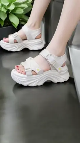 Dép sandal nữ siêu xinh, Xăng đan đế bằng quai dán nâng chiều cao #xuhuongtiktok2025 #xuhuong #giaydep #dep #depsandal #sandalnu  @Dép Xinh18  @Dép Xinh18  @Dép Xinh18 