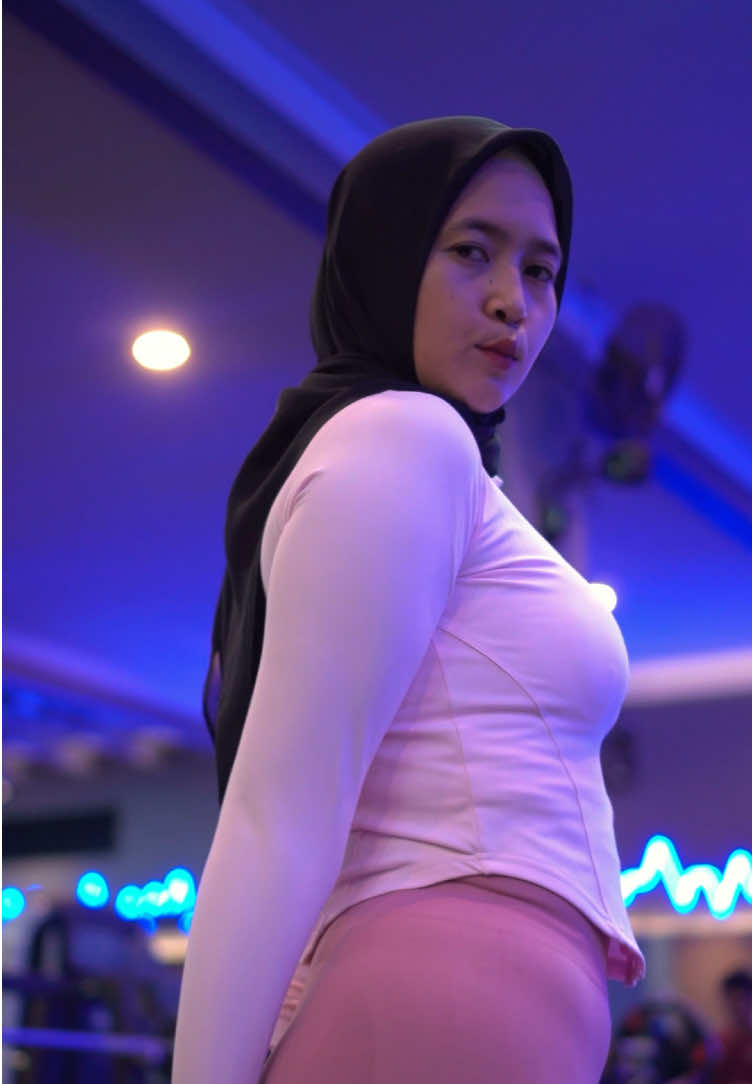 Tangan udah kuat narik beban… narik perhatian kamu kapan? 