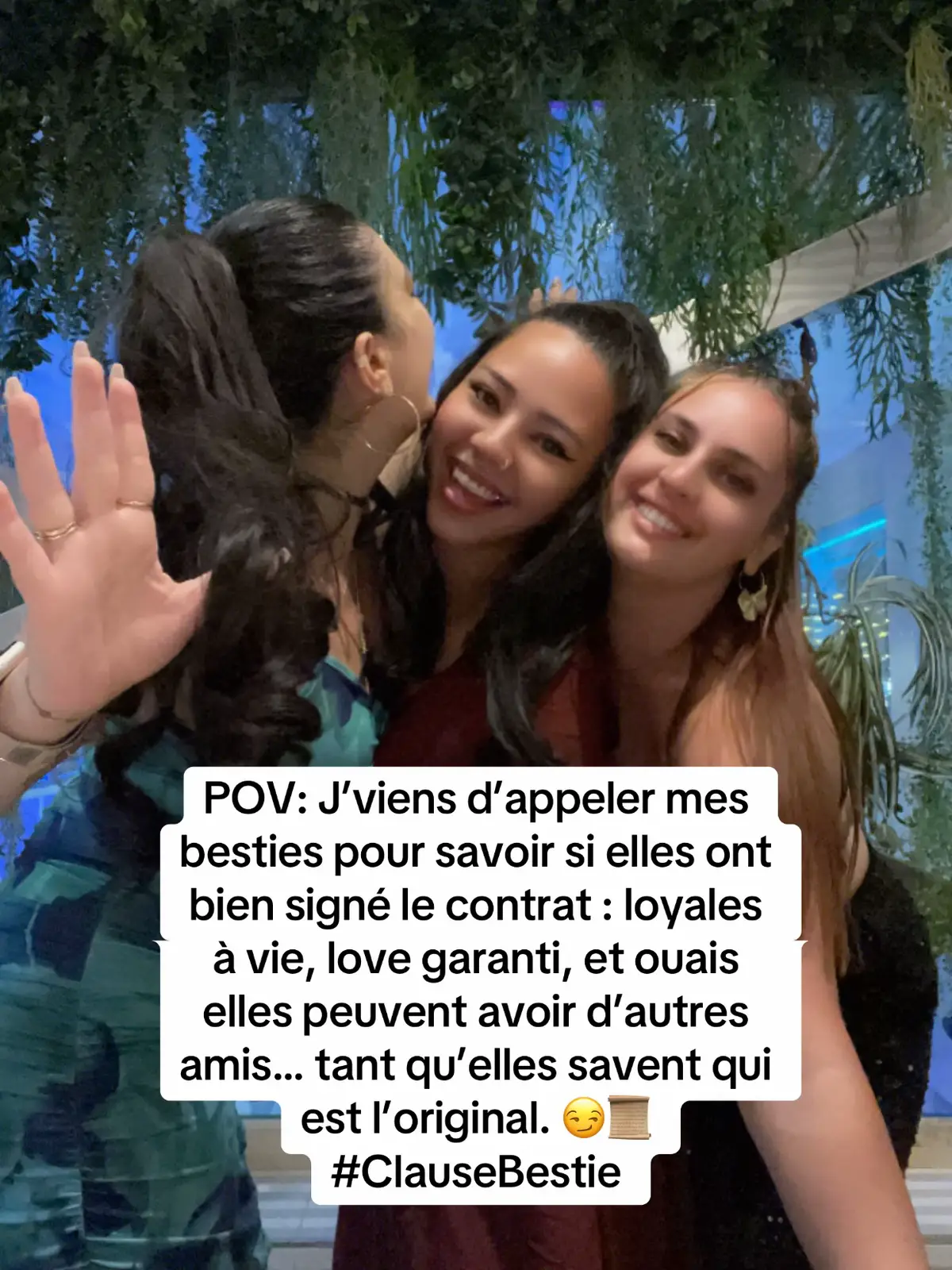 Petit check de routine avec mes deux besties… Juste pour être sûre qu’elles ont bien signé le contrat : 💌 Amour à vie 🚫 D’autres potes, ok… mais aucune upgrade 👑 Moi = le standard, les autres = les options Parce qu’au fond, on le sait tous : y’a l’amitié, et puis y’a MOI. Pas besoin de concurrence quand t’es la référence.  #bestievibesonly  #tiktokfr #friendshipgoals #bestfriendcheck l#onlyonemeauseDeCoeur #foryoupage❤️❤️ #pourtoii  @Shaynese @Ilaria 