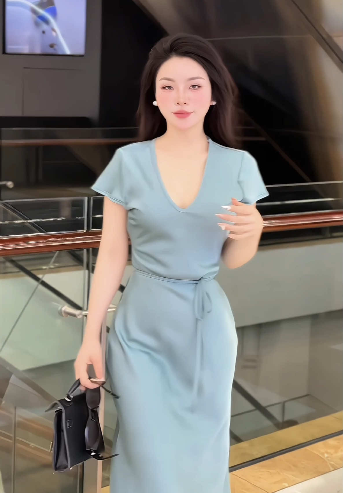 Trí nhớ này chật hẹp lắm… nên em chỉ nhớ được những điều xinh đẹp thôi.. ✨ #simihouse #vaybody #macdepmoingay #simihousechuyenvay #phoidodep #tipphoido #simihousechuyênváy