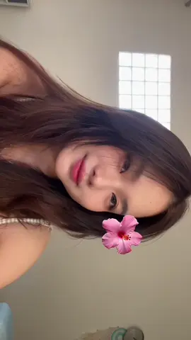 CAKEP BGT FILTER NYA?! 😩💗🌺 brb cari tutorial nya 😀  #idolglow #idolglowfilter #filtertiktok 