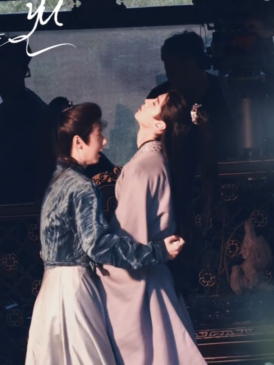 Thái tử lại ngất xỉu rồi #hàdữ #Heyu #何与happy #何与 #tieuhoaung #bachhoasat #BLOSSOMSOFPOWER #hadu1stvnfp #xuhuongtiktok #xuhuong 