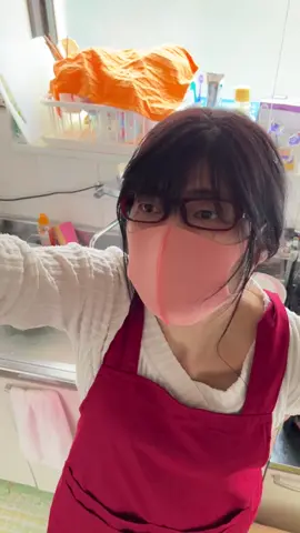 久しぶりにお菓子作りしようかな。 卵白泡立てるやつ、どこだったかしら？