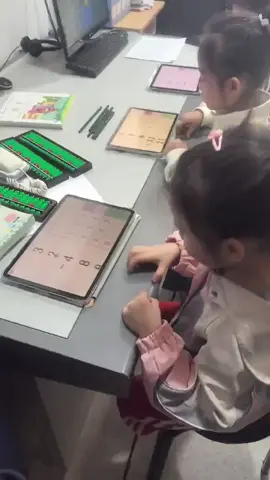 Seorang anak berusia enam tahun dapat melakukan sempoa mental lebih baik daripada komputer #mathgenius #sempoamental #genius #abacus #matematika #fyp 
