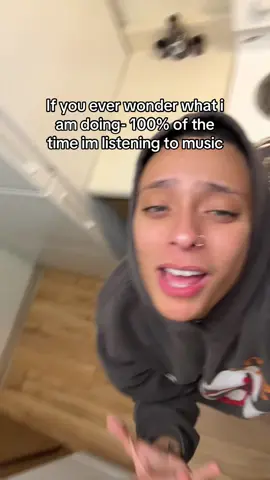 Music turns my minutes into hours 