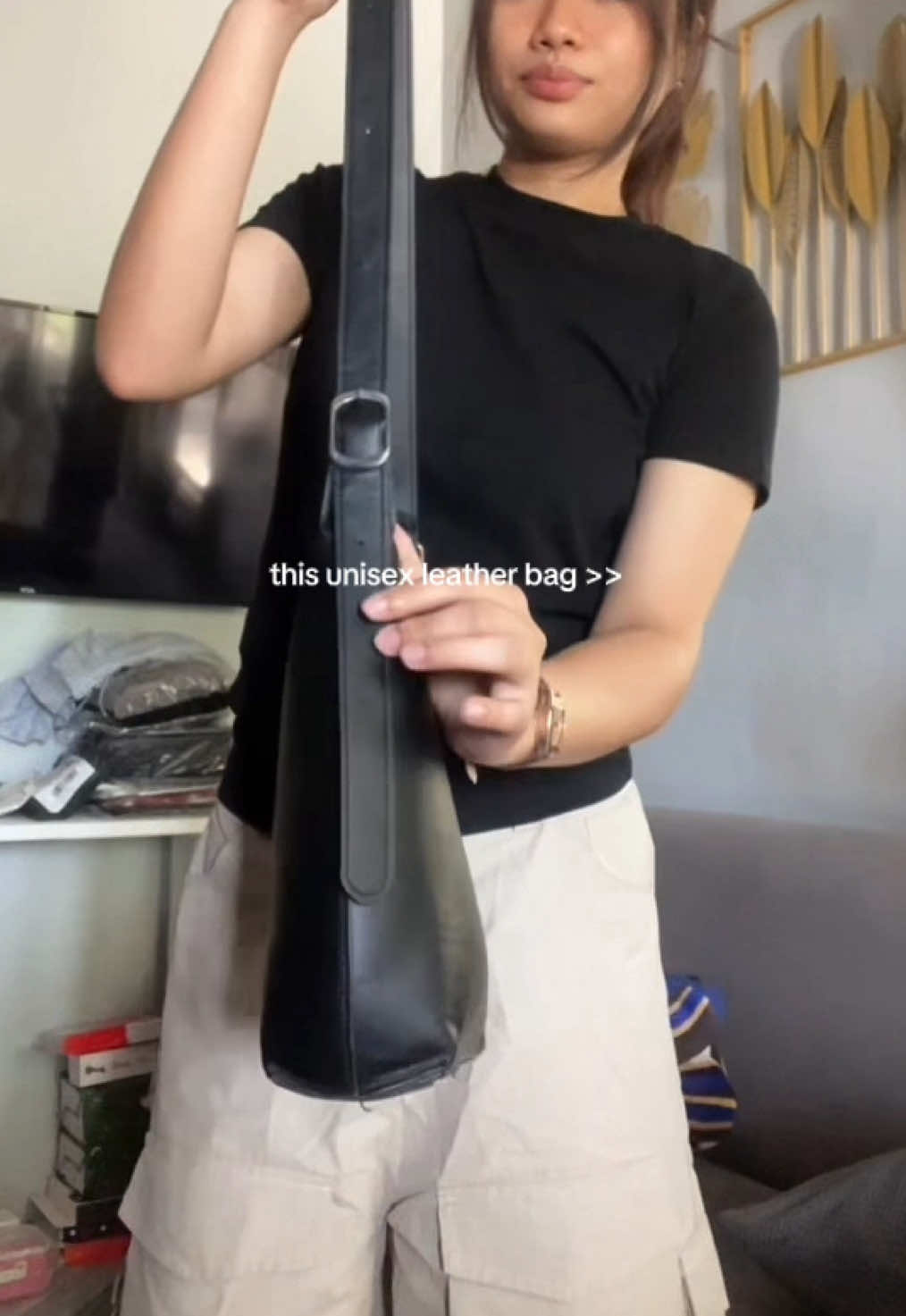 my everyday bag 🖤✨ #leatherbag #unisexbag #crossbodybag #slingbag 