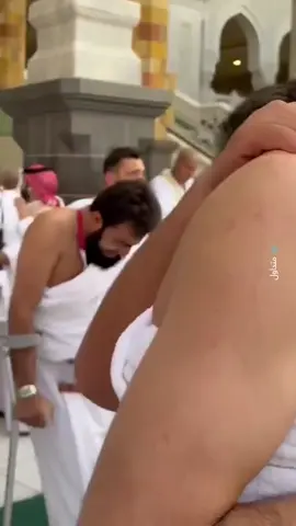 لأول مرة بعد سقوط نظام الأسد.. مشاهد لوصول عدد من جرحى الثورة السورية إلى مكة المكرمة لأداء فريضة الحج. #تفاعل ليصل إليك كل جديد