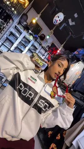 @_mansiyaa ✨💥 #tomifashion #homeoffashion #habeshatiktok #racingjacket #trendingvideo 