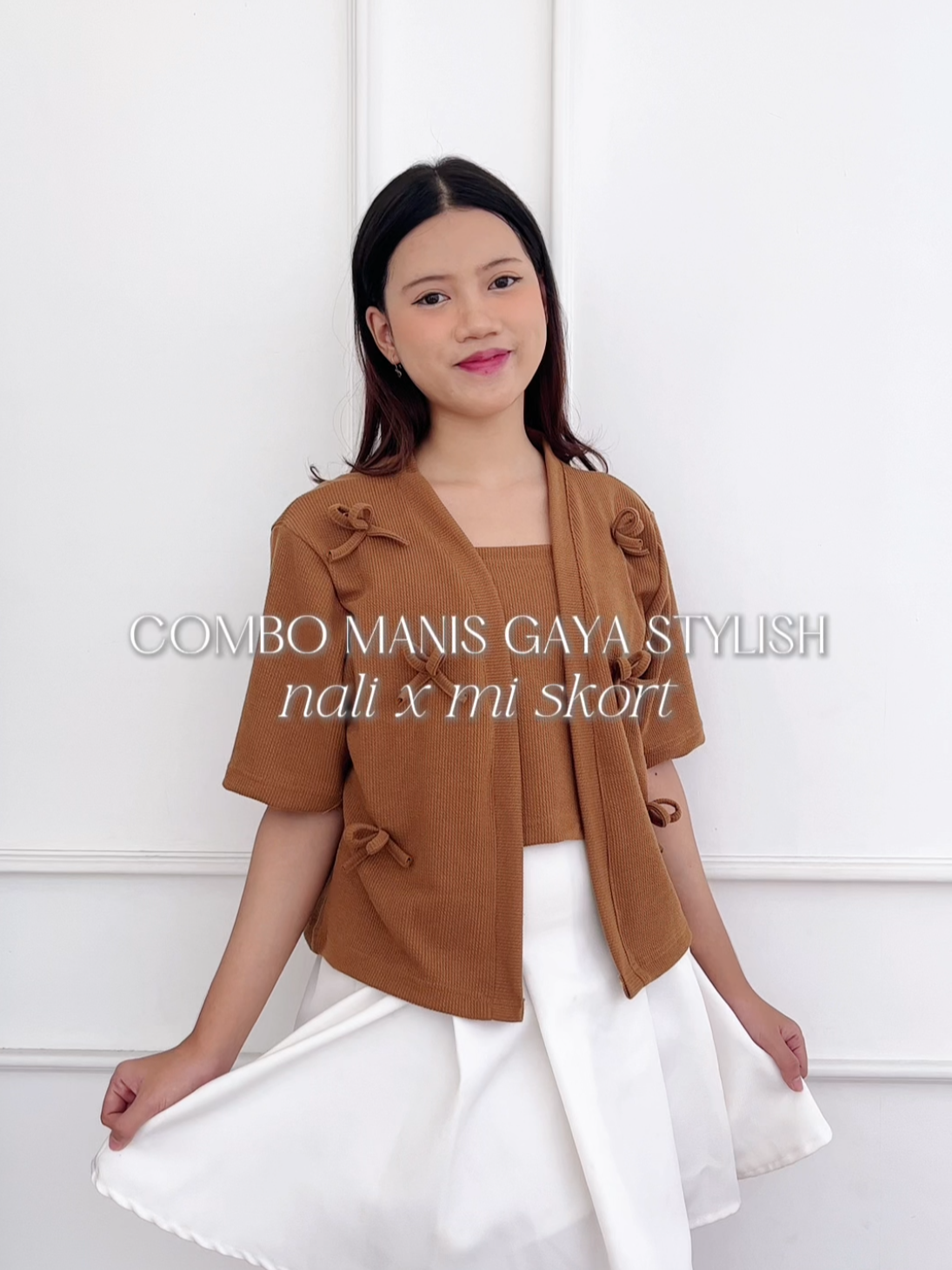 Manisnya dapet, stylish nya dapet Nali x Mi Skort bikin look kamu makin stand out! #OOTD #outfitideas #simplelook #outfitsinspo #cuteoutfits #ootdcewek #skort #elegantstyle #OOTD #koreanoutfit -D
