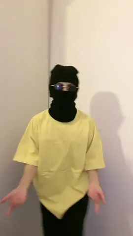 🤣🫴🏻 التيشيرت من @Infinity Saudi 