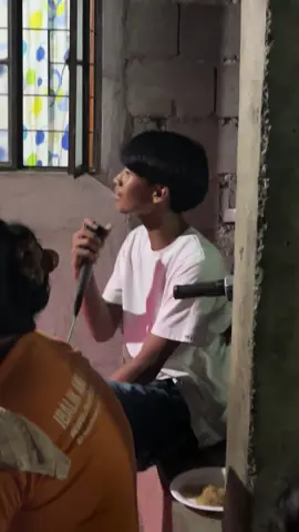 Yong mahiyain niyong bunso, may tinatago pa lang talento 😂✌️☺️ #fypシ゚ #trendingtiktok #trendingvideo #kahitkailan 