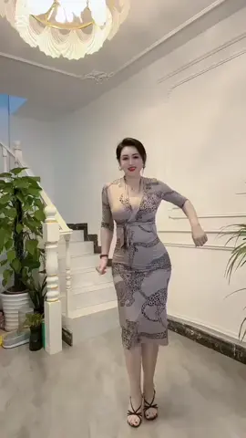 Thương thì thôi.                                         Trangnhu#gãiinhtiktok096 #dance #xuhuongmoinhat #trending #xuhuongtiktok #gaixinhplus #thinhhanh2024 #melodie 