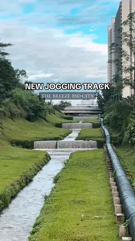 BSD ada yang baru DI the Breeze ada jogging track baru tempatnya cozy dan enak buat bengong atau sekedar jalan jalan melepas penat #BSD #bsdcity #gadingserpong #SERPONG #thebreeze #update #Running #jogging #track 