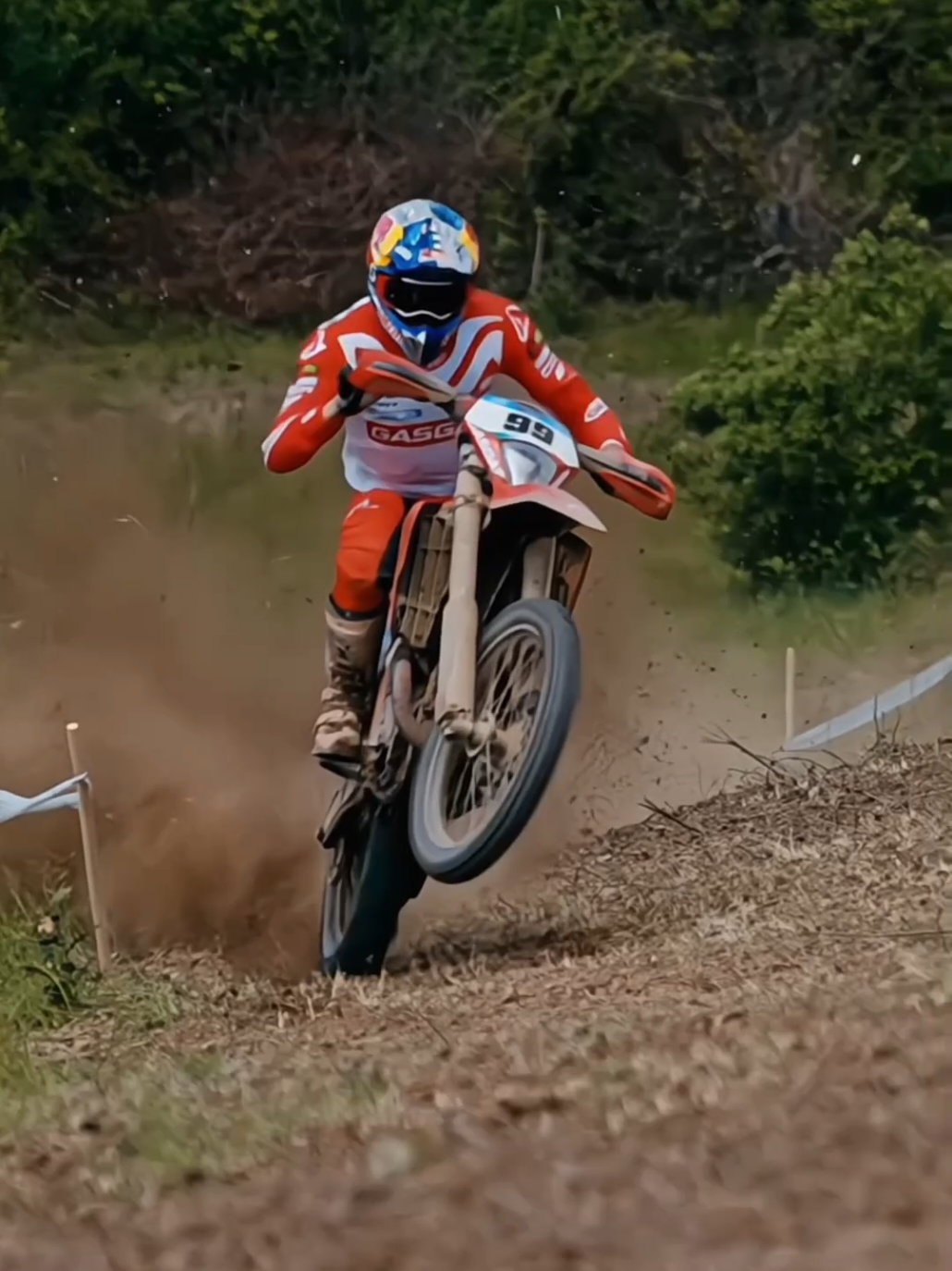 𝙁𝙤𝙡𝙡𝙤𝙬 𝙟𝙞𝙠𝙖 𝙠𝙖𝙡𝙞𝙖𝙣 𝙨𝙪𝙠𝙖 🔥🔥🔥 . . . #MotorAdventure #DirtBikeLife #TrailLife #motocross #SupermotoStyle #MotoLife #RideHard #offroad #BikeLovers #MXLife #TwoWheelsNation #fyp