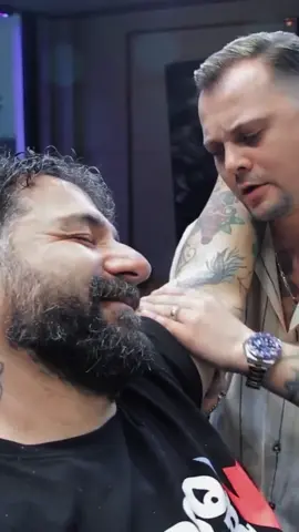 Pay back the hairdresser with... a super relaxing massage💈Cre: ASMR Anil Çakmak #asmranilcakmak #massage #asmrrelax #asmrmassage #pourtoi #usa🇺🇸 #asmrsounds #asmranil #barber #fvp #turkeymassage #oddlysatisfying
