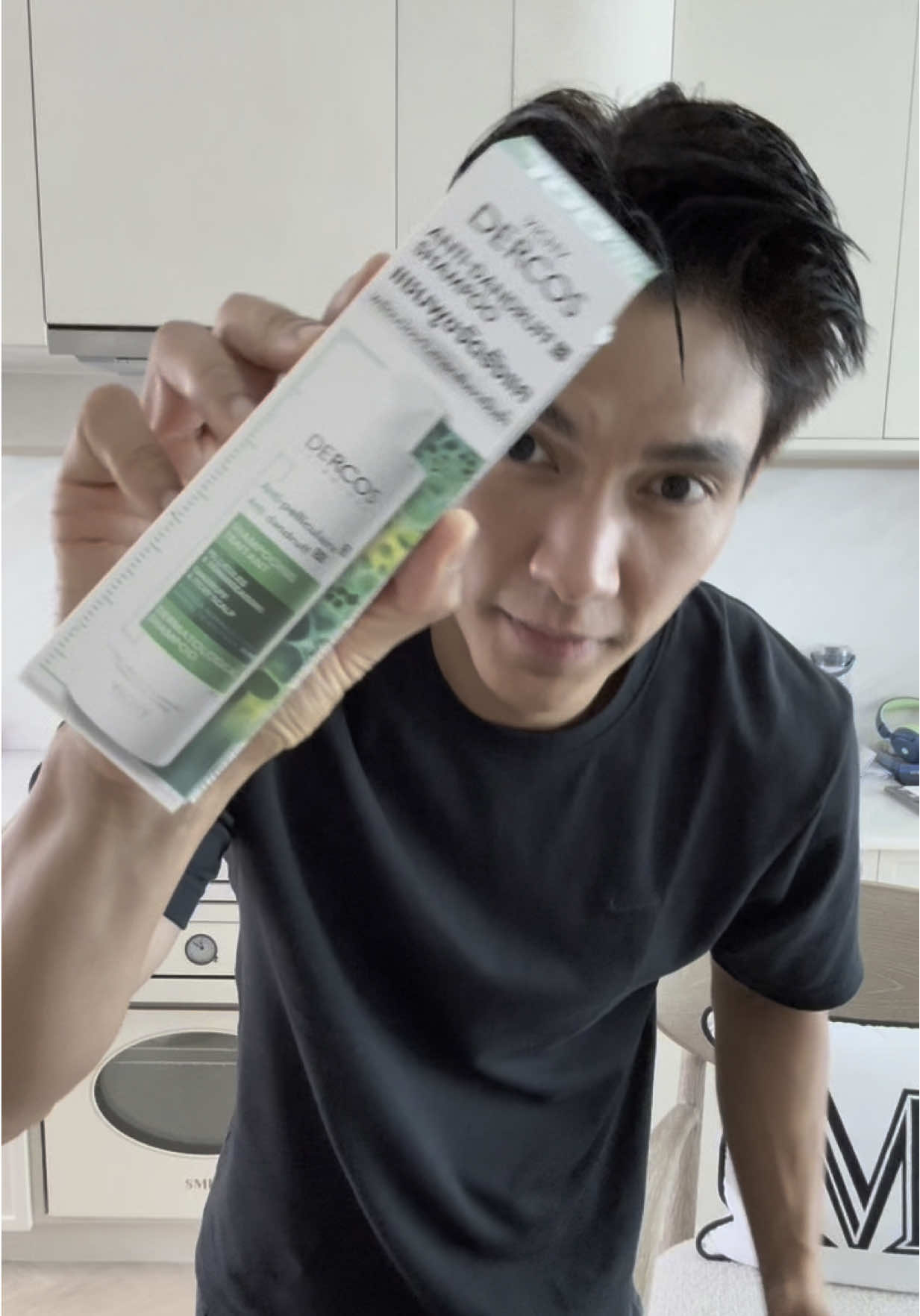 ใส่เสื้อดำได้อย่างมั่นใจด้วย Vichy Dercos Anti-dandruff! 🖤 🙋🏻‍♂️แล้วมาเจอกันที่งาน DARE TO WEAR BLACK  📍ที่ Siam SQ1 บริเวณทางเชื่อม BTS  👉🏼31 พ.ค. – 1 มิ.ย. 68 นี้นะครับ 🔥ถ้ามาช้อปที่งานโปรโมชั่น Exclusive สุดๆ 💁🏻‍♂️แค่ลงทะเบียนก็ได้ผลิตภัณฑ์ขนาดทดลองไปใช้ฟรีๆ  ลงทะเบียนล่วงหน้าได้เลย  https://bit.ly/4ck7HCG 💁🏻‍♂️1,000ท่านแรกที่ลงทะเบียน จะได้กระเป๋า Exclusive 💁🏻‍♂️มีบริการตรวจหนังศรีษะฟรีด้วยเครื่อง Scalp Consult Pro  💁🏻‍♂️และท่านไหนที่ซื้อ Vichy Dercos ในงาน ทีสิทธิ์สระและไดร์ผมฟรีในงาน #DareToWearBlack #VichyDercos #DercosTH #VichyTH #แชมพูขจัดรังแค