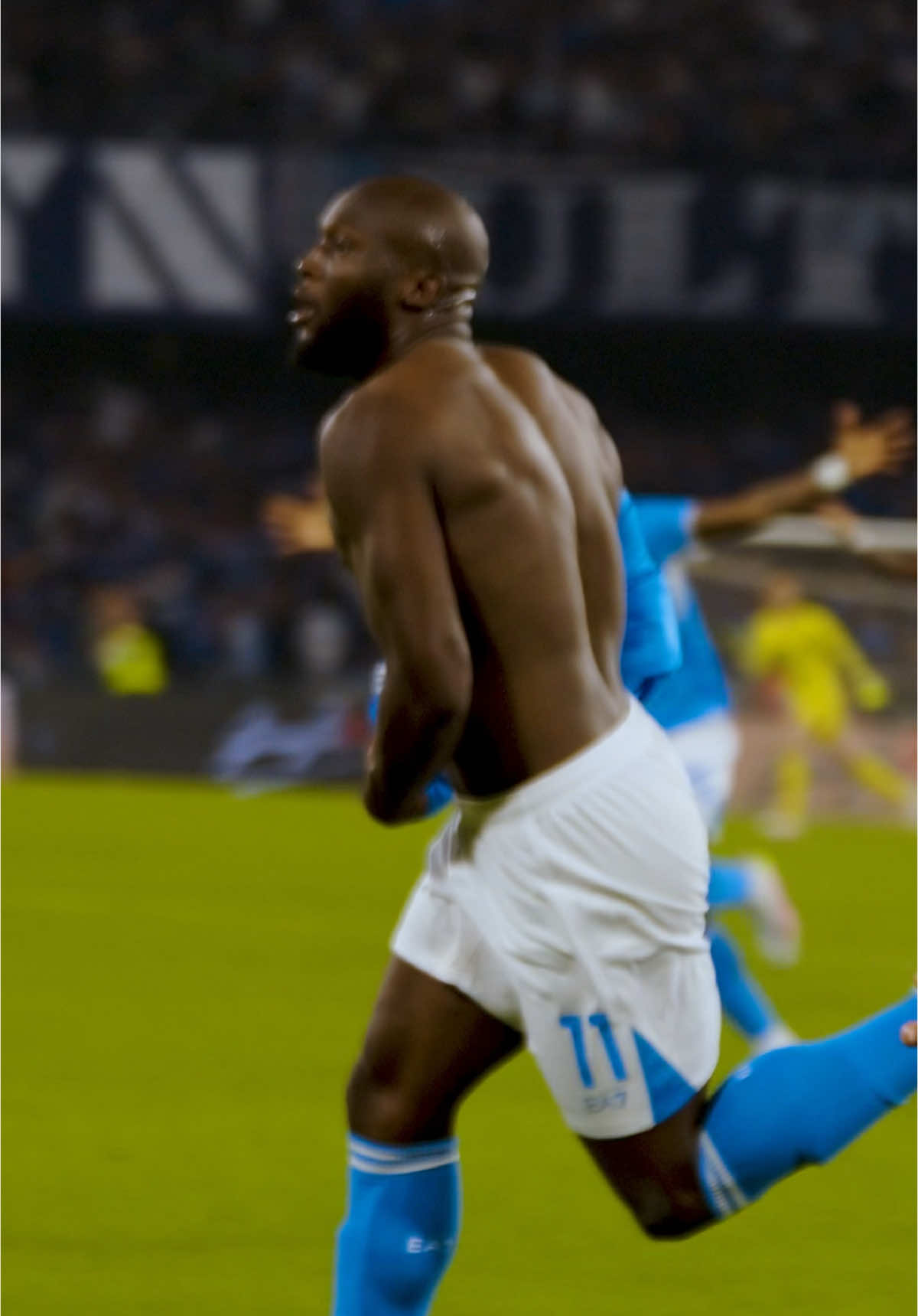 Romelu #Lukaku si prende #Napoli 🩵💪 #napoliscudetto #soccermoments #tiktokcalcio #tiktokfootball 