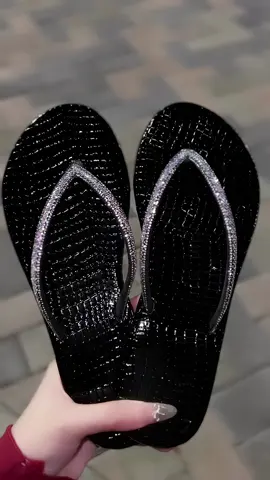 100k 2doi Dép kẹp quai đính đá#depnugiare #depnuxinh #depnuthoitrang #ocbuushop #xuhuong 