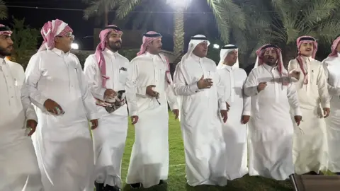 طيب يااااخخيييييي  - #لعب_شهري #اكسبلور #زير #رجال_الحجر #النماص #بني_شهر #تنومه  - @ريان بن معيض 🇸🇦 @( أبو حسام ) 