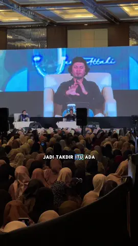 Takdir itu ada dua: tetap dan berubah. Jumlah rezeki bisa tetap, tapi cara mendapatkannya lewat jalan halal atau durhaka. Hasil bisa sama, tapi nilai dan keberkahannya beda💫 〰️〰️〰️〰️〰️〰️〰️〰️〰️〰️〰️〰️〰️〰️〰️ Jadwal sharing time Ust. @Hanan Attaki insyaallah: 24-25 Mei: BALIKPAPAN 22 Juni: PEKANBARU 28- 29 Juni: SERANG 20 Juli: MEDAN 26-27Juli: MAKASSAR 16 Agustus : BALIKPAPAN 17 Agustus: SAMARINDA 24 Agustus : PALEMBANG 31 Agustus: LAMPUNG Cara daftarnya di website ➡️ sharingtimeuha.com 😊 #sharingtime #hananattaki #ayahamanah #bogor #karawang #solo #jakarta #jogja #malang #surabaya #semarang #depok #tangerang #bandung #bekasi #purwokerto #cirebon #garut #makassar #padang #palembang #lampung #balikpapan #samarinda