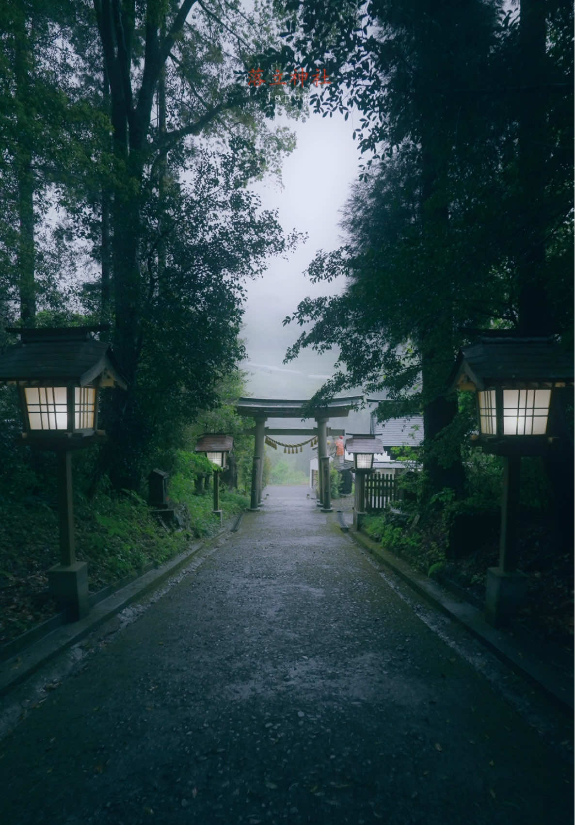 1・霞神社/宮崎県 2・落立神社/宮崎県 3・三十仏の仁王像/大分県 4・姥ヶ嶽神社/宮崎県