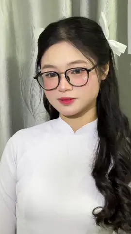 Dạo này toàn gặp mấy bé book kỷ yếu xinh xắn không thoyyy 🤭#quynhnhumakeup #makeupkyyeu #makeupxinh #makeuptotnghiep #xuhuong #fyp #makeupgòvấp #makeupquận12 #makeuphcm 