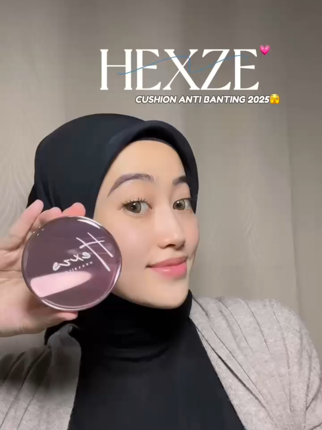 Gokil bgt cushion dari @hexze.id  sama sekali gk luntur dong😱 gk percaya buktiin sendiri⚘️✨️🤍  #HEXZEIndonesia #HEXZE #HEXZECushion #HEXZELover #KBeauty 