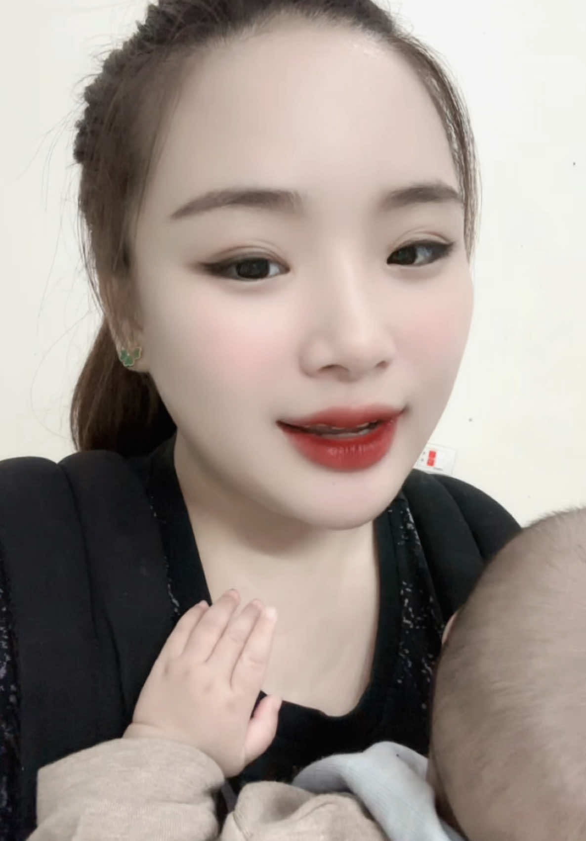 Nghỉ ở nhà chăm baby nhưng em vẫn ôn bài ạ 🤭❤️ #26sonla #mctiengthai 