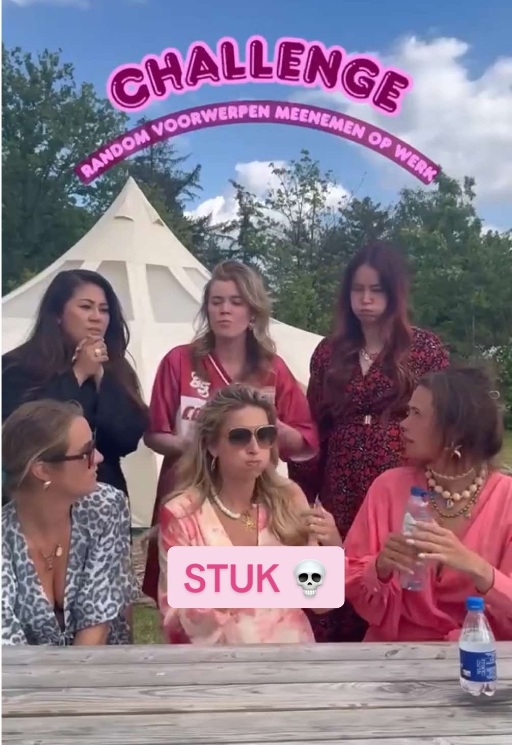 Er wordt gezegd dat ze nog steeds aan het lachen zijn… #trending #challenge #randomvoorwerpen @Mexx van de Greef @romykoldenhof_ @Sarah van Berge Henegouwen @Demi van Wijngaarden @rebeccadvg 