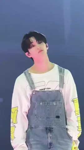 🤏🏻 #mark #marklee 