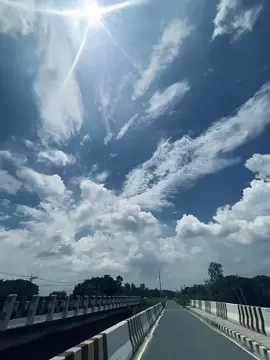 মানুষের মন হচ্ছে অক্টোবরের আকাশ..😊 এই মেঘ শূন্য, এই আবার ঝনঝনে বৃষ্টি..🤍💭#foryou #foryoupage #tiktok #tiktokofficial #trinding #weather #view #vairal #vdo #flypシ #bangladesh 