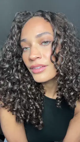 Let me influence you- Vaseline is the best primer out there.  Simple quick and glowy makeup   #grwm 