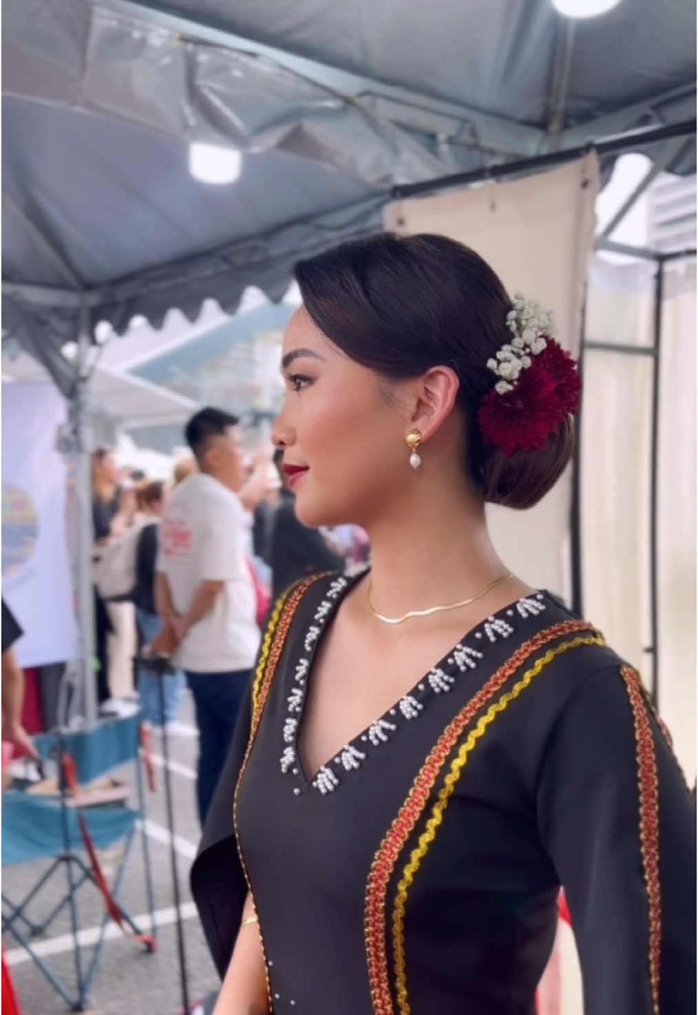 My first attempt of tinimbuku, a classic low bun hairstyle! So timeless, so elegant… I’m in love with this look! 😍 Thank you so much, bebeh for having me! Feeling grateful and glam! 💖💖 #hairstylistmalaysia #malaysiahairstylist #malaysianhairstylist #hairmalaysia #klsalon #hairtok #hairvideos #hairtrends #hairideas #fyp #hairstylist #hairdresser #hairstyle #hairstyling #weddinghairstyle #hairstylistkl #hairstylistmalaysia #bridalhairstyle #bridalhairstylist #bridalmalaysia #malaysiaweddingguide #malaysiaweddingpackage #malaysiaweddingideas #malaysiaweddingpackage #weddinghairstylist 