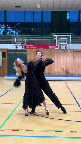 Lieblingswalzer🎶💃🏼 #fyp #foryou #dancer #dance #foryoupagе #ballroomdance #ballroomdancing #ballroomdancesport #sportlerehrung #norderstedt #standardtanzen #lifeofadancer 