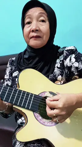 #ambu #gitarakustik #hiburantiktok #musikindonesia #perempuanhebat #vidioeditorcapcut 