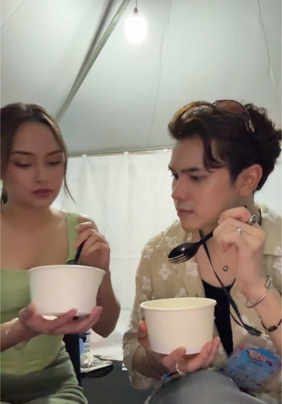Tolong editin guys, kita capek mau makan dulu😬  @caitlinhalderman  #stecu #jordyriz #caitlinhalderman #backstage #tiktoktainment 
