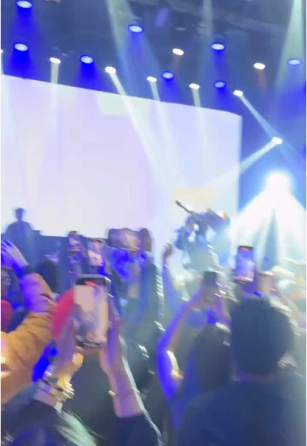 Vten Live Entry In New York City #vtenusatour #vten #vteninnewyorkcity #foryoupage 