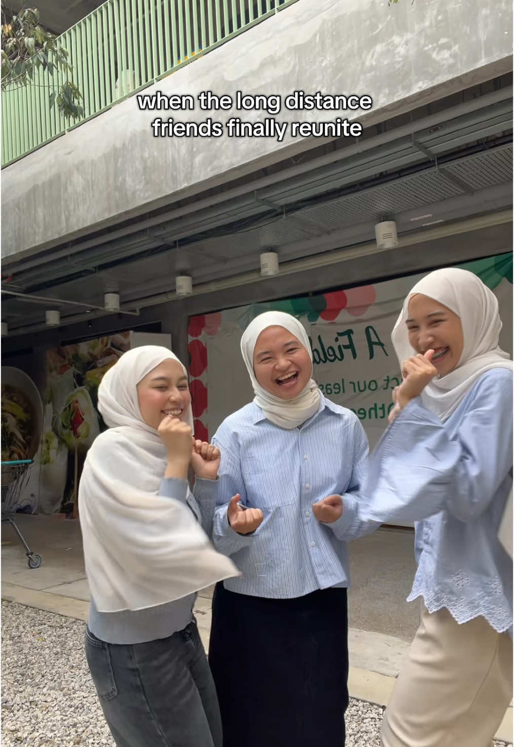 high school sweat hearts #girls #friends 
