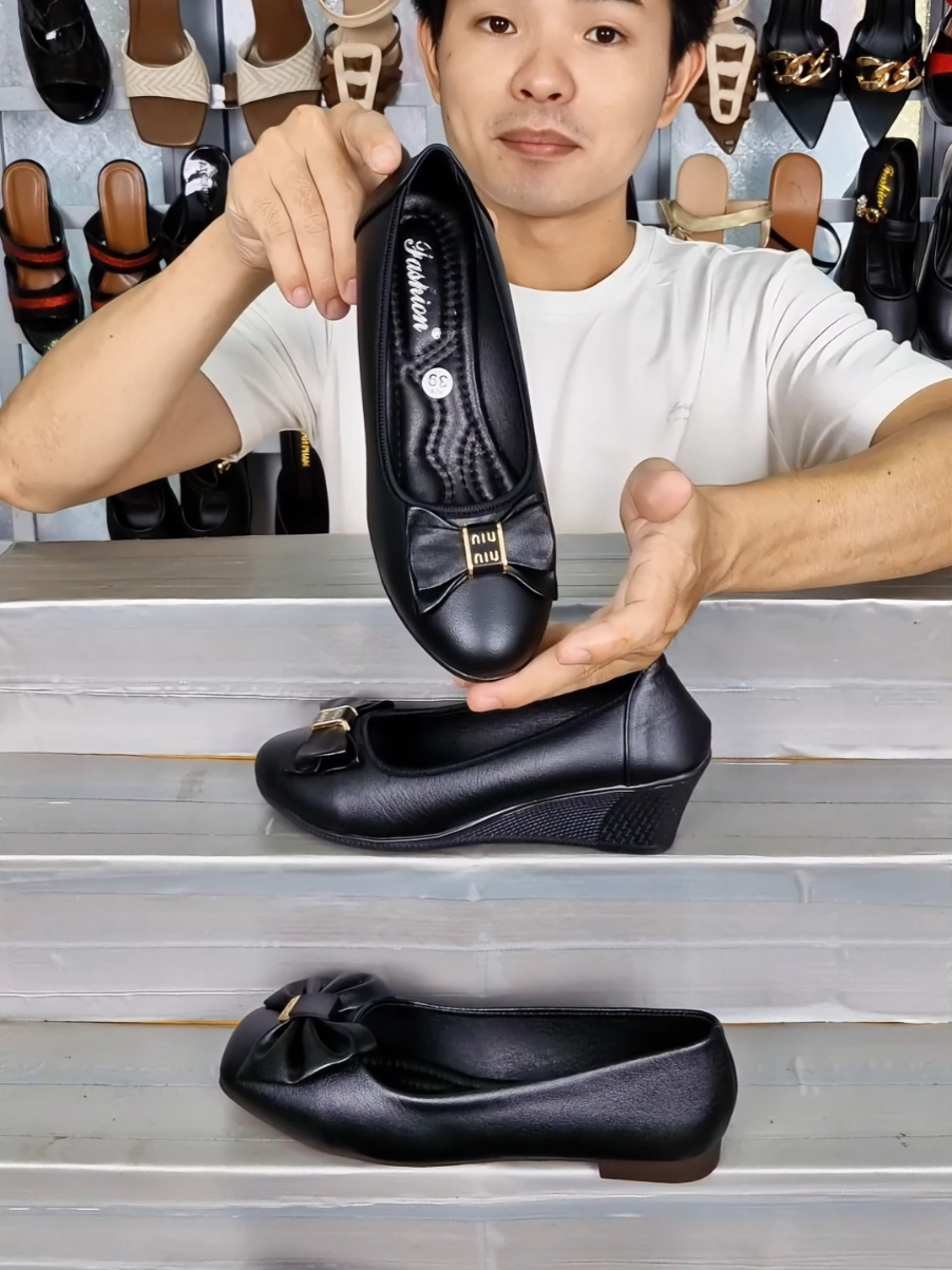 Giày đế xuồng 5cm gắn nơ xinh P934 #tonygiay #tony #depcaogot5phan #depcaogot5cm #AnTamVuiSam #viral #viralvideo #trending #xuhuong #xuhuongtiktok #fyb #TikTokFashion #videotrending #videoxuhuong #Fashion #giayxinh #depnu #depnuhottrend #depnuxinh #caogot #caogotdep #caogotnu #giaybet #depnuthoitrang #depnuhottrend #depnuxinh #deptrungnien #deptangme  #shopuytin #reviewchanthuc #shopxuhuong #videohottrend2025 #depducnguyenkhoi #shopgiaydepnuhottrend 