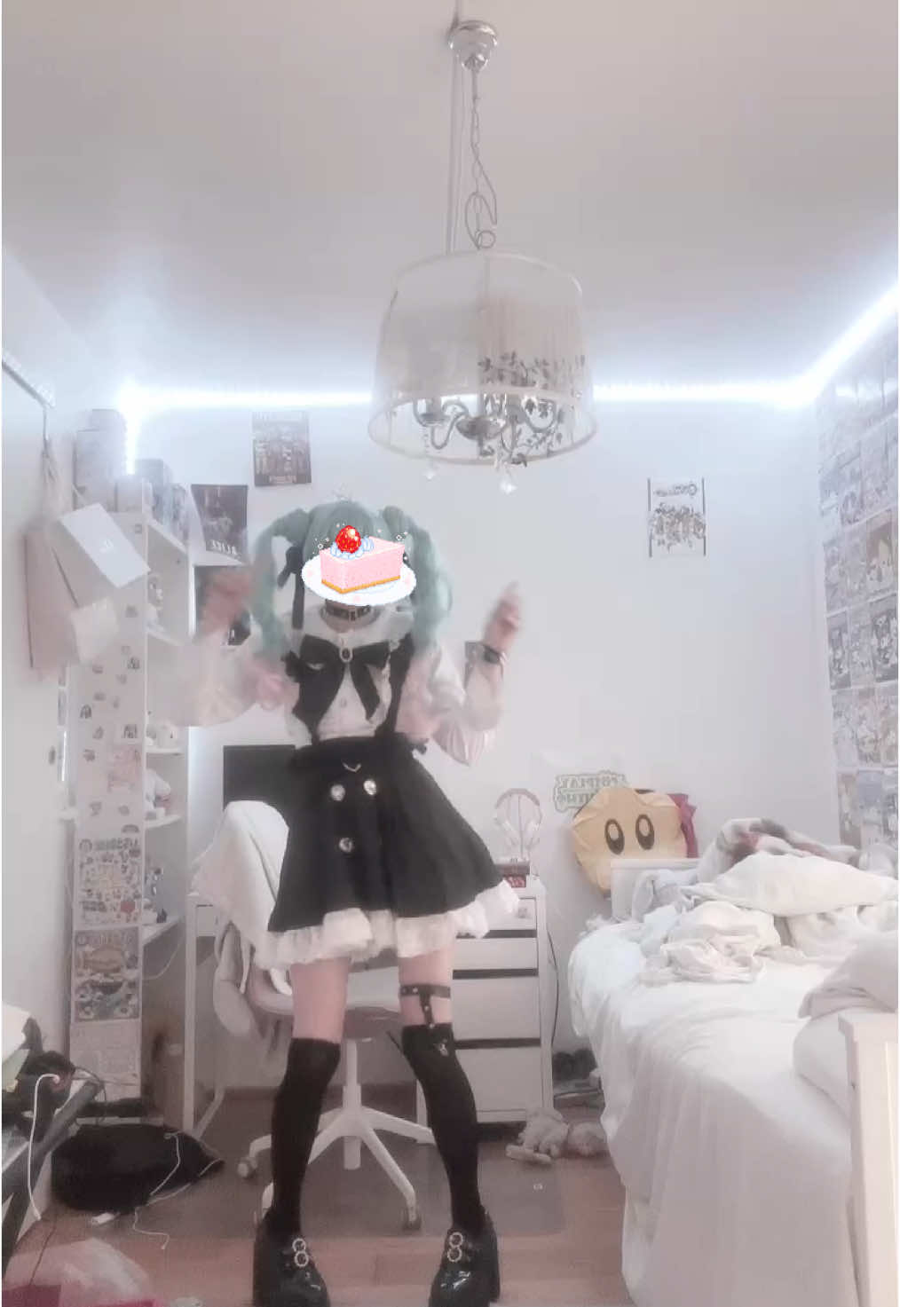 Lowkey just got 10 in my Danish exam #miku #hatsunemiku #hatsunemikucosplay #jiraikeimiku #fypage #viral #fy 