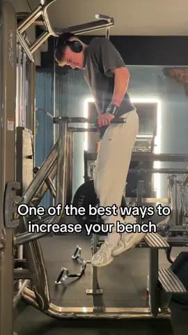 #FYP #GYM #gymshark #GymTok #benchpress #dips #gymbro #relateable #foryoupagе #fyppp #myprotein #pushday #push 