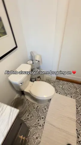All the doors in this house got some be going on THAT WASNT IN THE PICTURES😭😭😭😭 #BlackTikTok #airbnb 