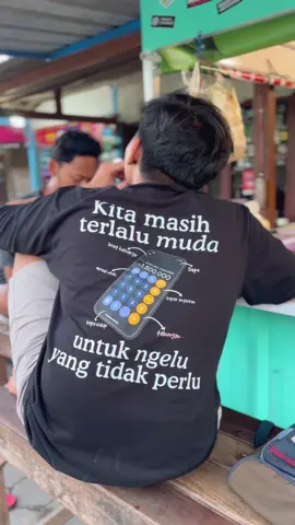 Laki-laki tidak bercerita, tapi buka kalkulator 