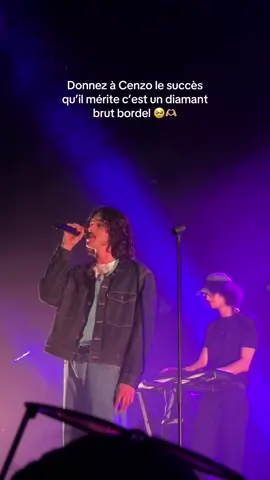 Il mérite tellement plus, soyez présent le 13 juin pour son EP🫶🏼 @Cenzo Tuihani #cenzo #staracademy #lyon #concerts 