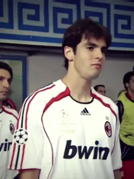 top 1 đẹp trai nhất làng túc cầu??? #kaka #bongda #xuhuong #xuhuongtiktok #fyp #foryoupage #CapCut 